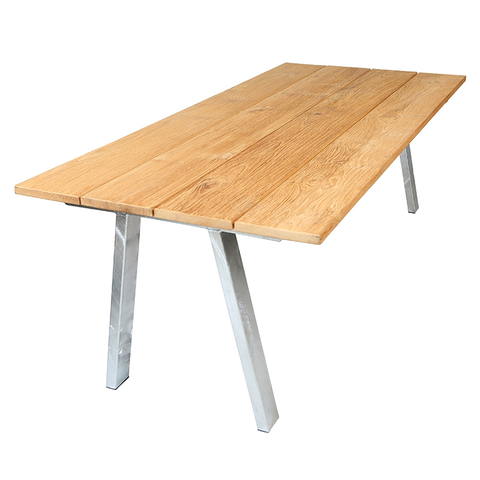 Houvig havebord af recycle kerneteak